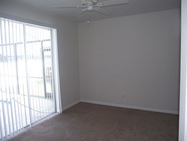 Building Photo - 1211 Knollwood Dr