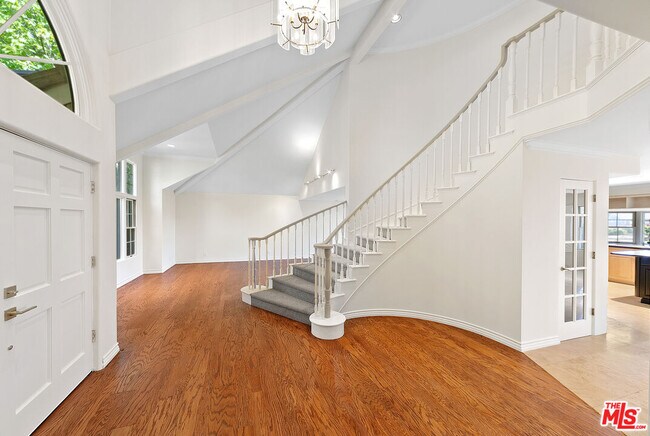 Building Photo - 5958 Busch Dr
