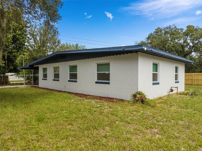 Building Photo - 4255 Wee St
