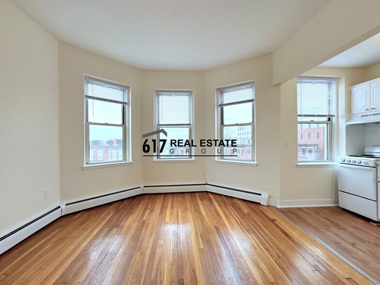 Building Photo - 64 Brighton Ave