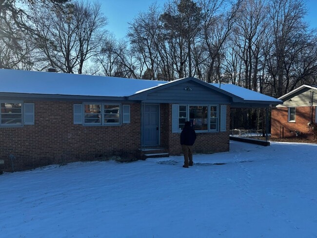 Building Photo - 5632 Birch Rd