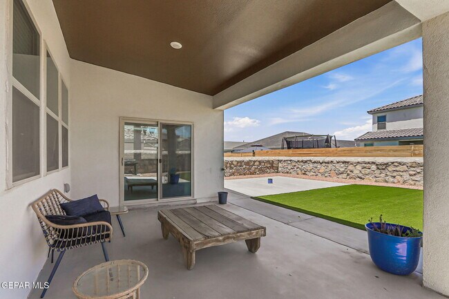 Building Photo - 7509 Enchanted Pk Dr