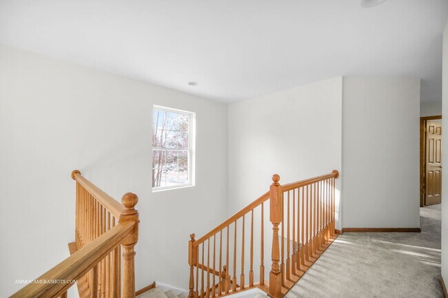 Building Photo - 369 Vaughn Cir