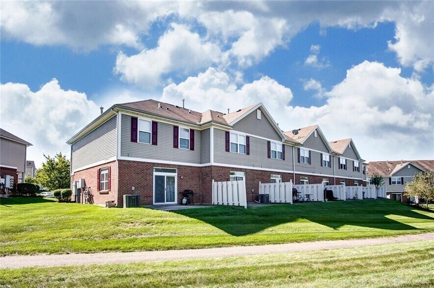 Building Photo - 4380 Straight Arrow Rd