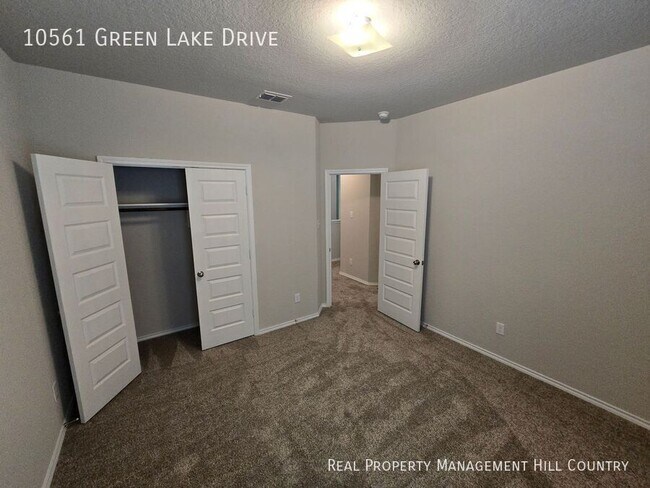 Building Photo - 10561 Grn Lk Dr