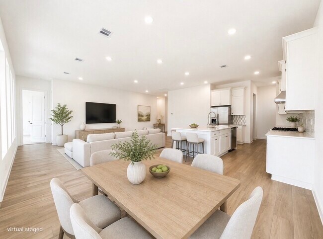 Building Photo - 31026 Sun Vly Dr