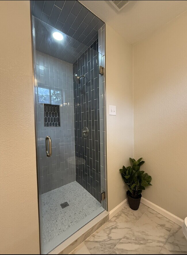 Building Photo - Where Classic Charm Meets Modern Comfort i...