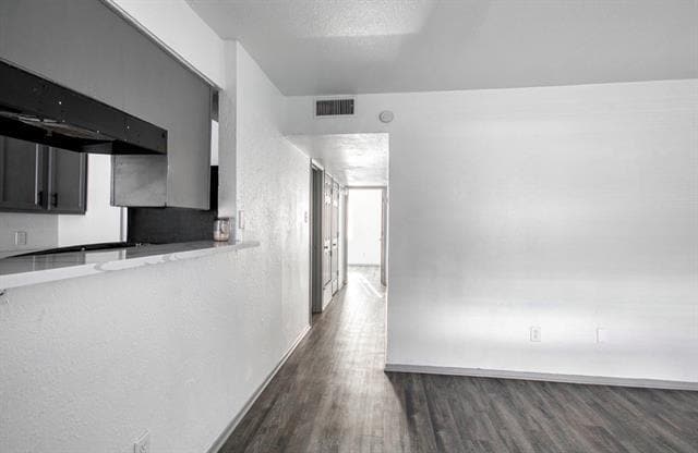 Building Photo - 916 Isbell Rd