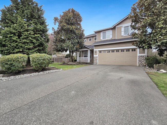 Building Photo - 2-Story modern home in Silver Firs. Large outdoor space!!!