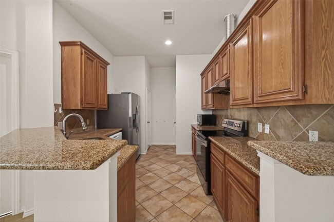 Building Photo - 14927 Tuttle Point Dr