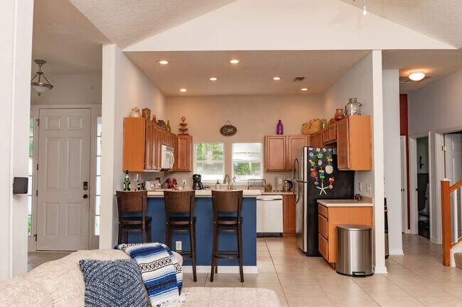 Building Photo - 2009 Paradise Oaks Ct