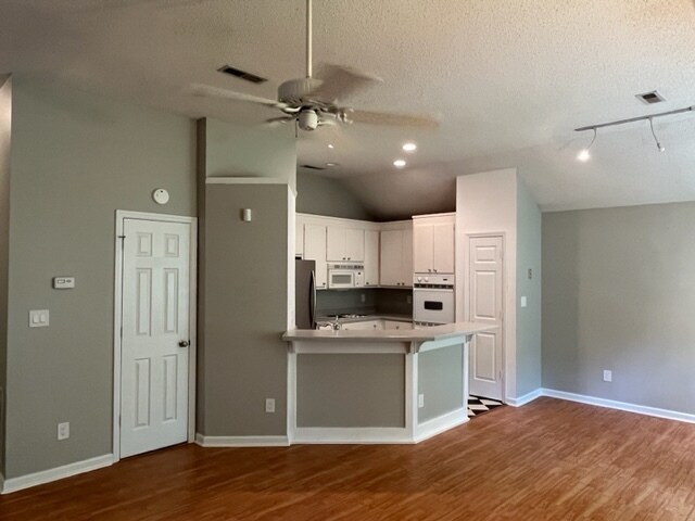 Building Photo - 153 Rebecca Pines Dr