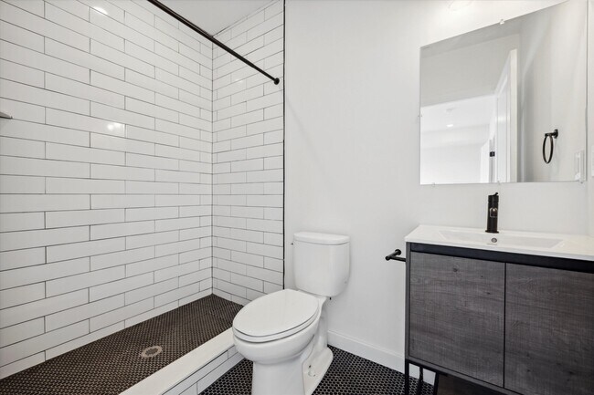 Building Photo - 1514 Master St