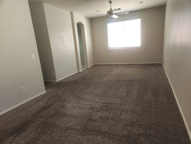 Building Photo - Immaculate Golf Community Home