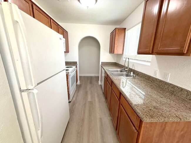 Building Photo - SPACIOUS 2BED/2BATH CONDO * SECOND FLOOR UNIT*