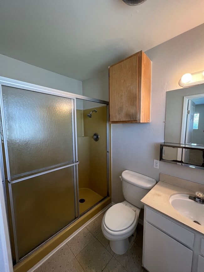 Building Photo - LOVELY 3 BEDROOM HOME NESTLED IN A CUL-DE-...