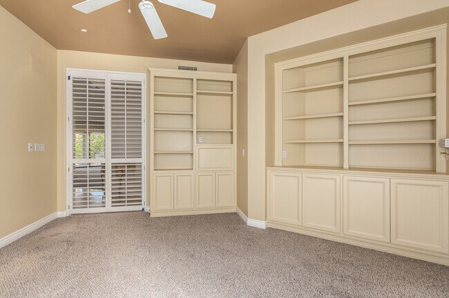 Building Photo - 10126 E Cochise Dr