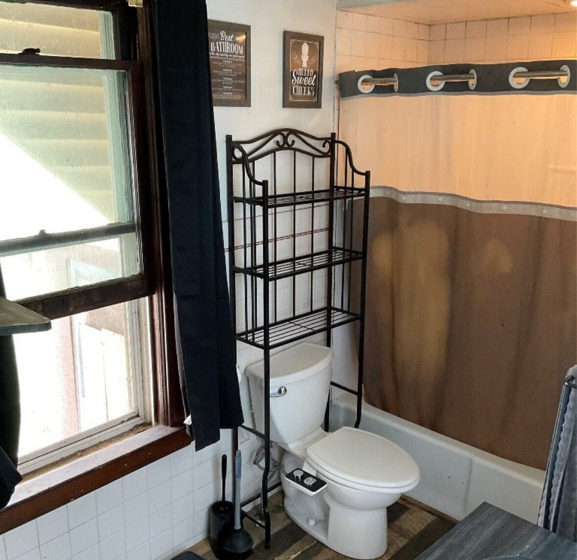 Building Photo - 614 Chenango St