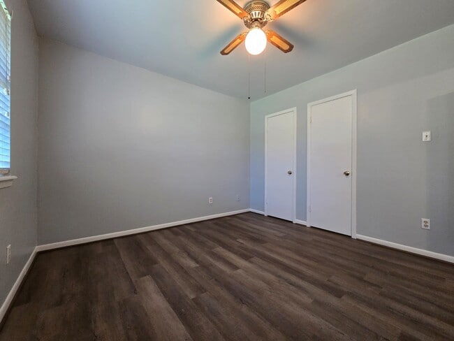 Building Photo - 2527 Willowby Dr