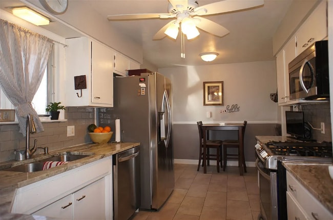 Building Photo - 2515 Mandrake Dr