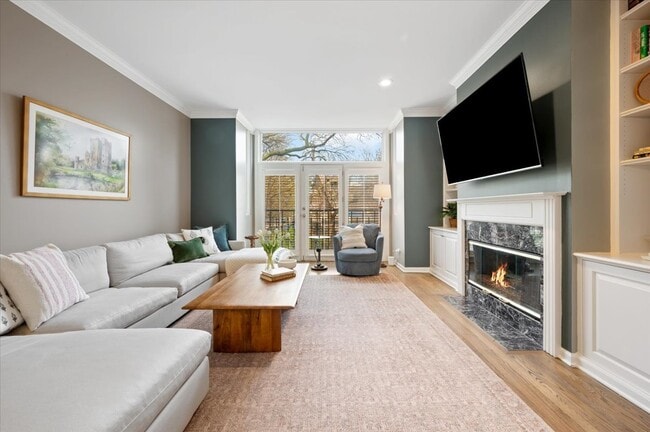 Building Photo - 1214 W School St