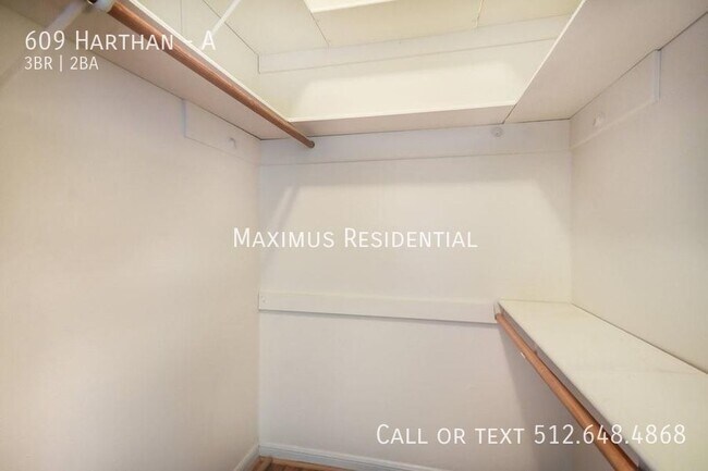 Building Photo - 609 Harthan-A