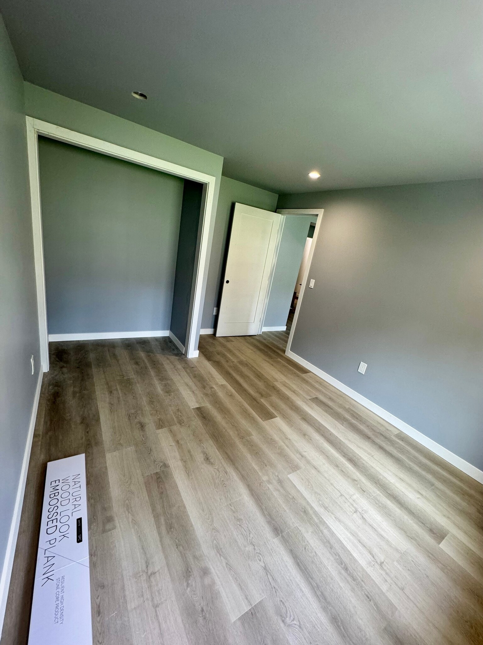 Building Photo - 881 Skyline Dr