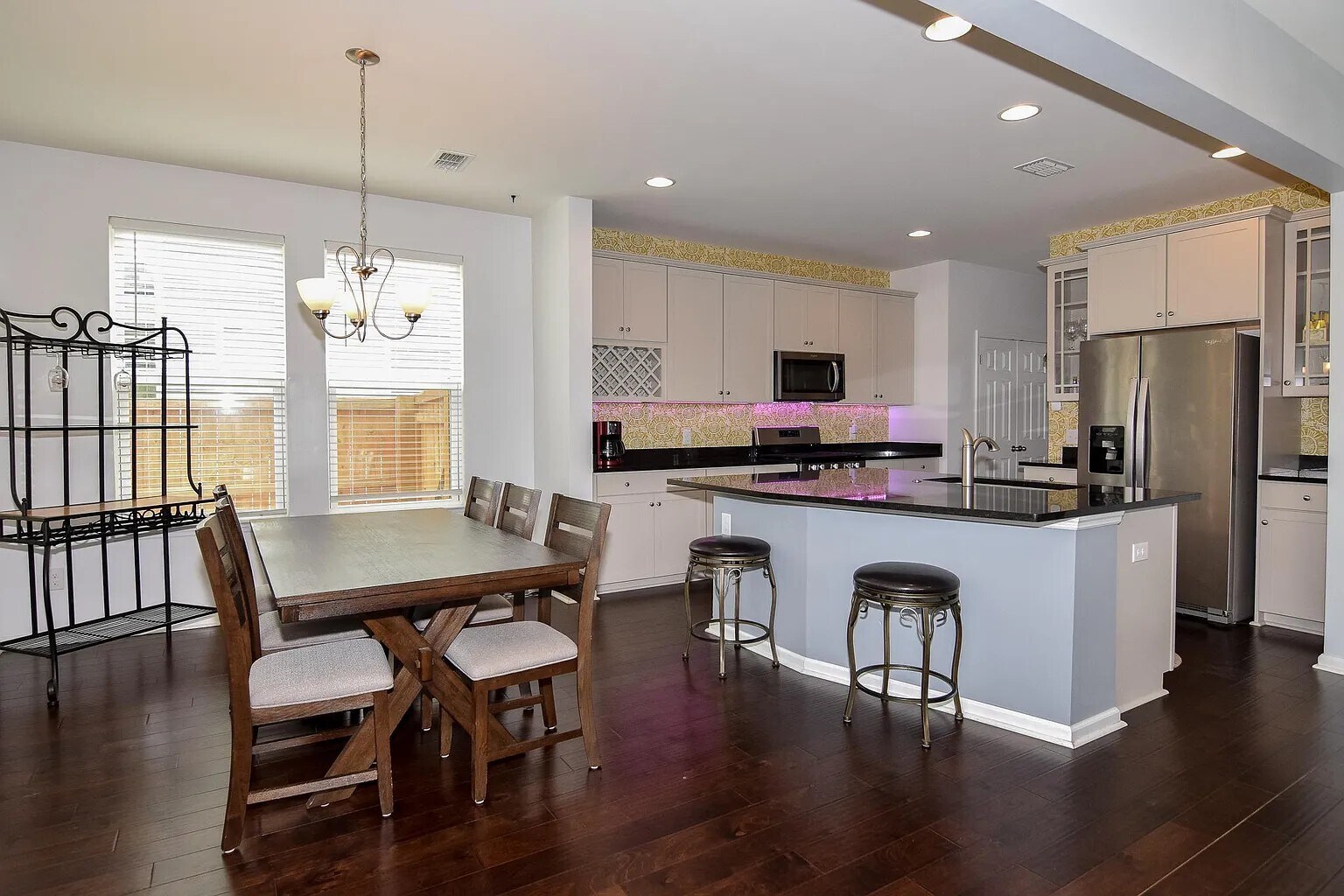 Building Photo - 422 Northern Red Oak Dr