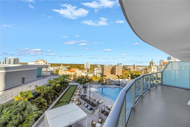 Building Photo - 400 Central Ave