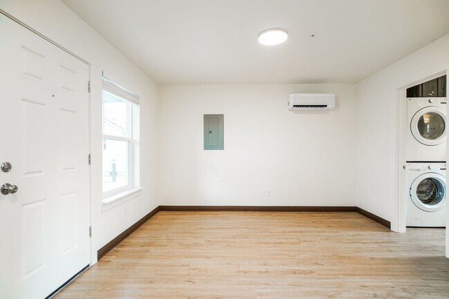 Building Photo - Stunning New Construction 1 Bedroom Cottages