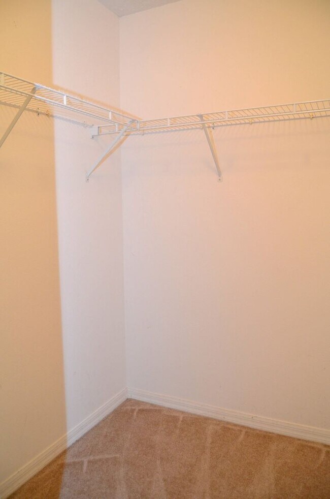 Building Photo - 87113 Kipling Dr