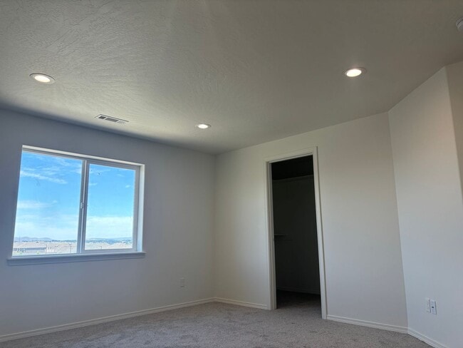 Building Photo - 3670 S Roosevelt Pl