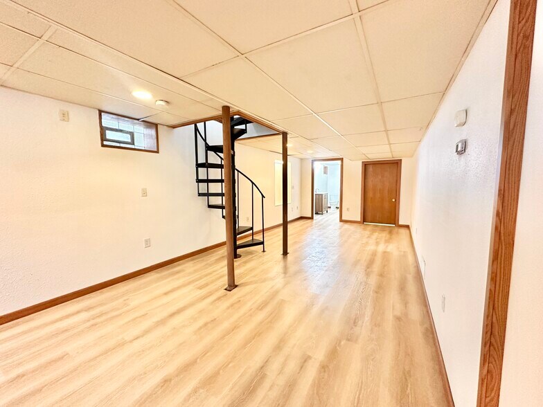 Building Photo - 7705 W Rogers St