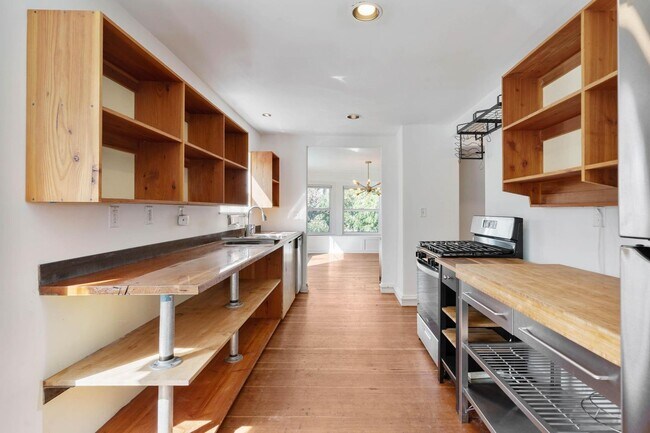 Building Photo - 236 NE Lombard St