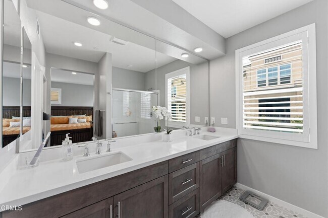 Building Photo - 643 Winchester Dr