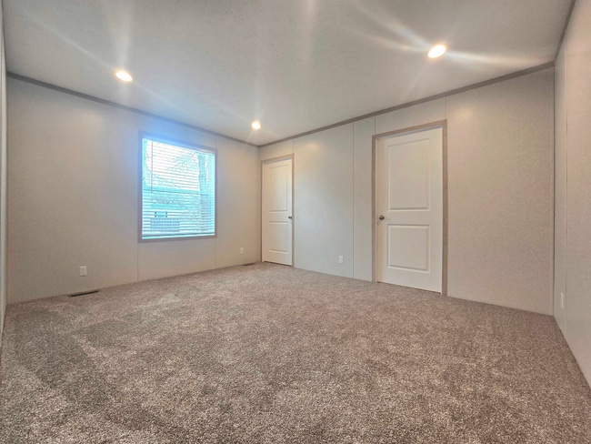 Building Photo - 119 Georgia St