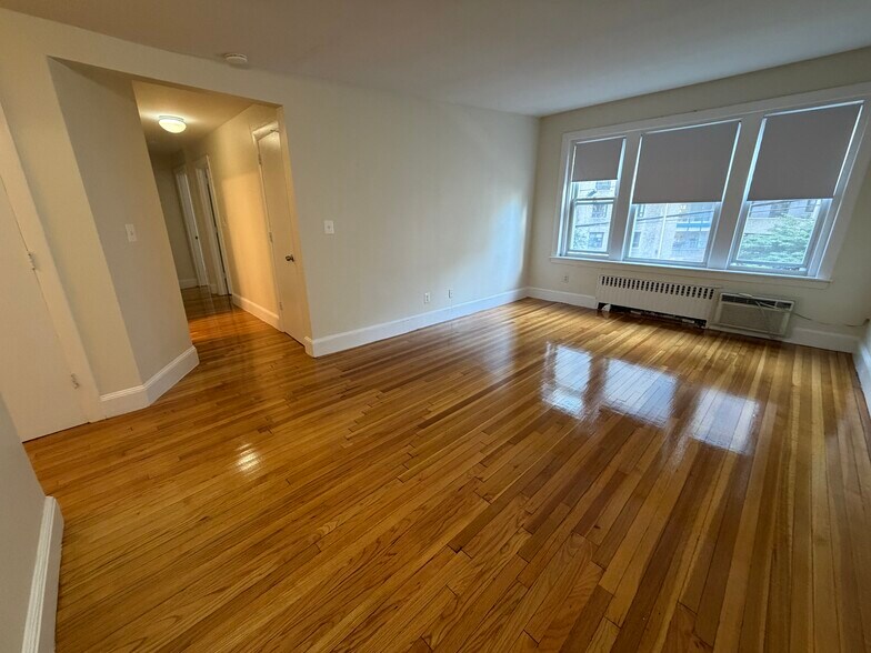 Building Photo - 306 Tappan St