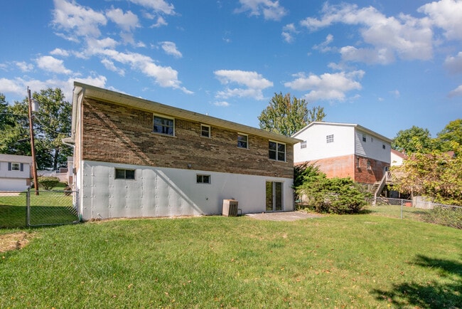 Building Photo - 40 Stacy Ln