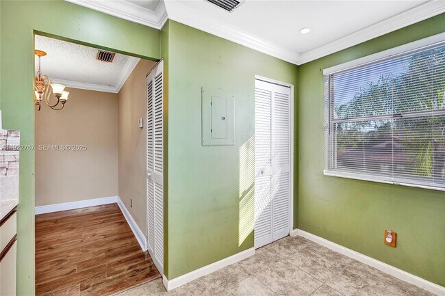 Building Photo - 11201 SW 13th St