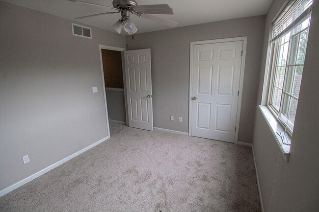 Building Photo - 4006 Snowy Owl Dr