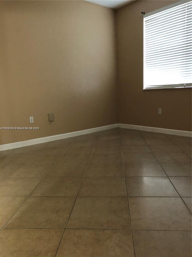 Building Photo - 17830 NW 73rd Ave