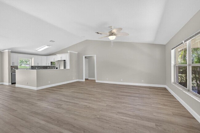 Building Photo - 16971 Mayfair Dr E