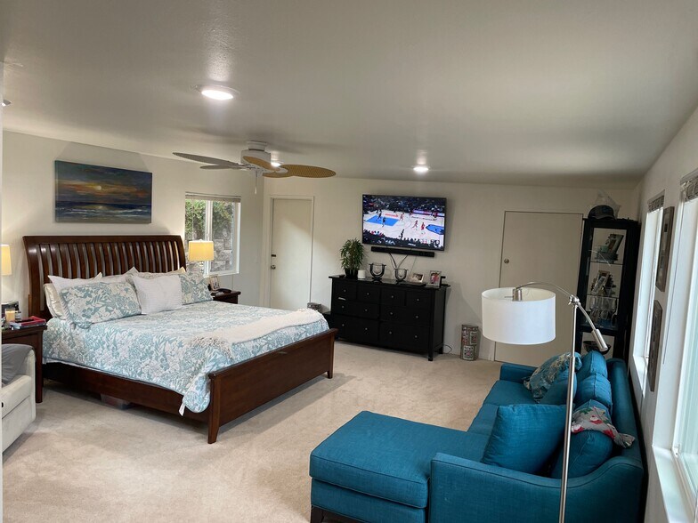 Building Photo - 5081 Foothill Blvd