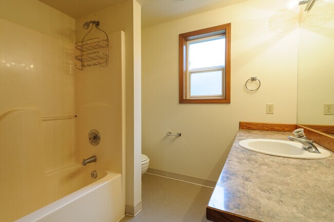 Building Photo - 2118 NE 54th St