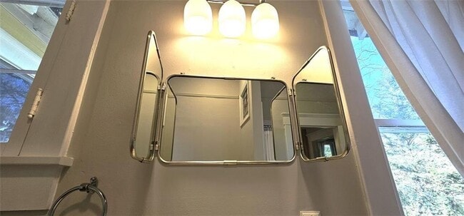 Building Photo - 1047 Ridge Ave