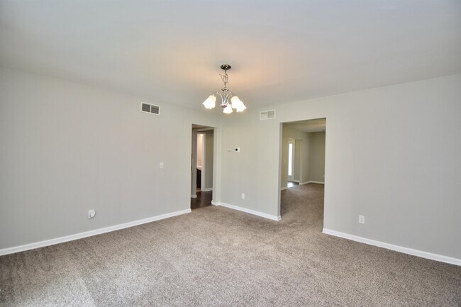 Building Photo - 9571 Beech Dr