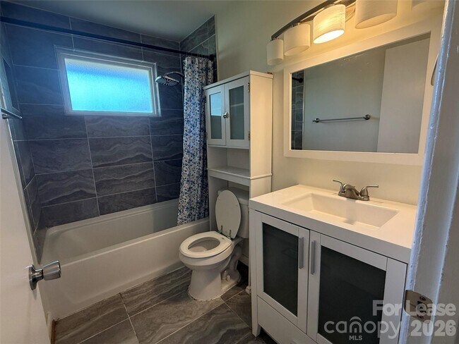 Building Photo - 910 Edgemont Ave