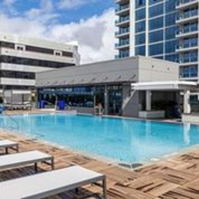 Building Photo - Penthouse 1-bedroom with 2-Parking!