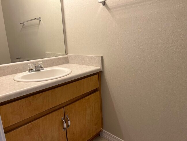 Building Photo - 232 Runnymeade Dr