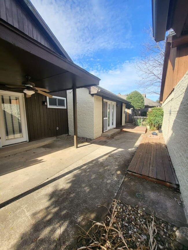 Building Photo - (2) Bed/(2) Bath w/ Storm Shelter Avail NOW!